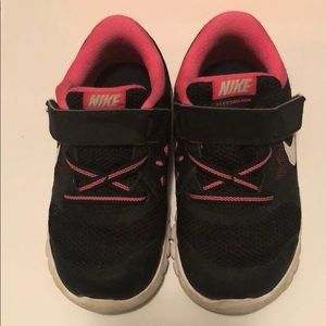 Toddler Nike sneakers